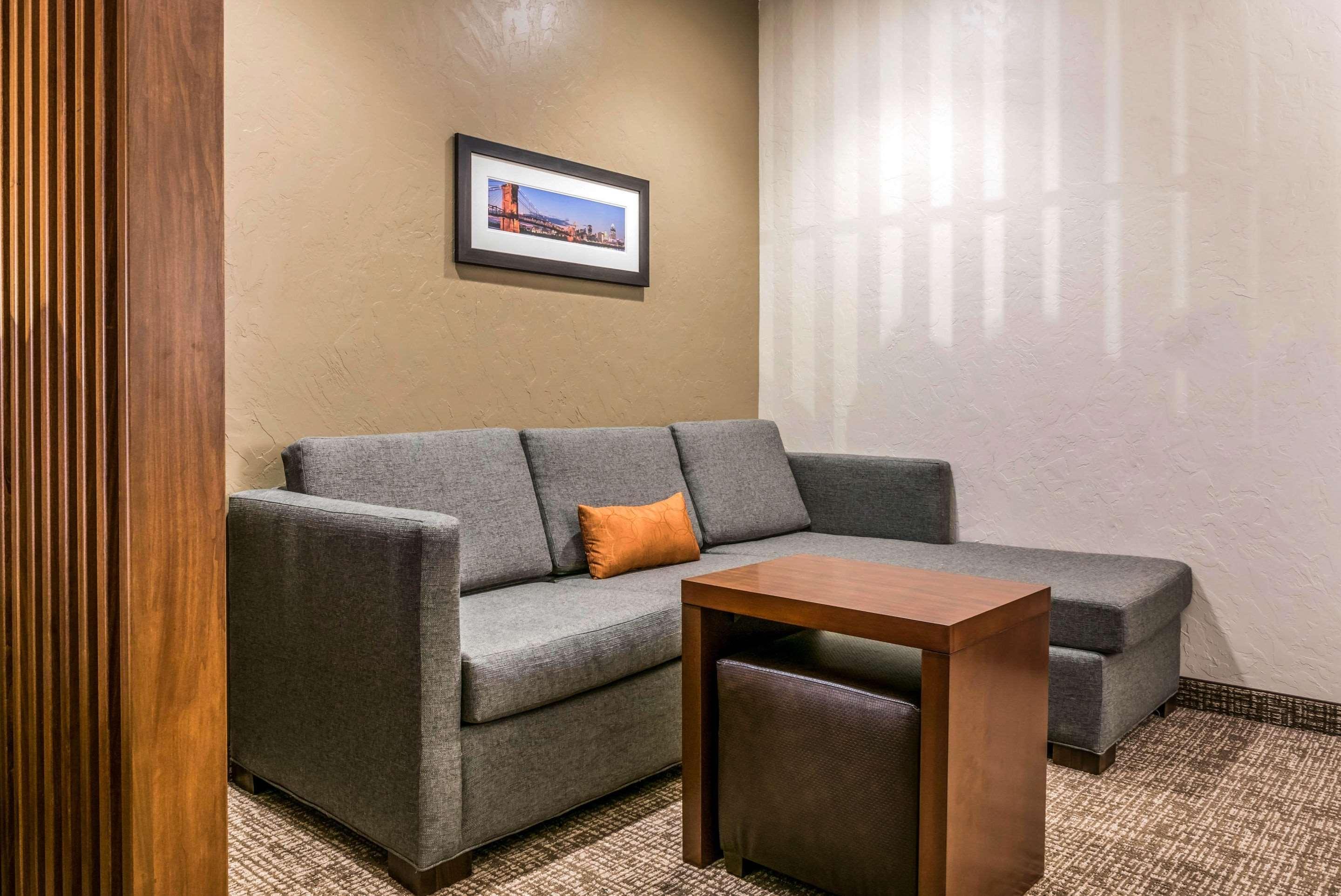 Comfort Suites Florence - Cincinnati South Exterior foto